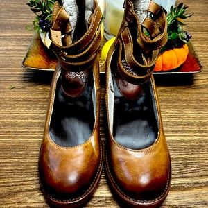 Freebird by Steven Randi  Size 5 brown